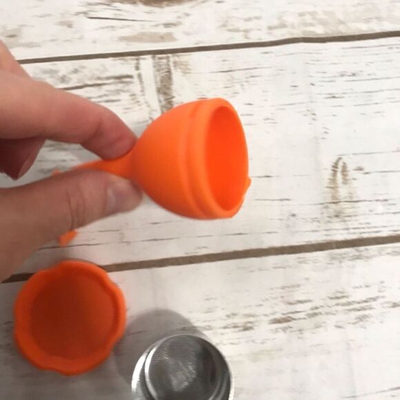 Silicone Tea Strainer Herbal Spice Infuser Strainer - Picture 7 of 8